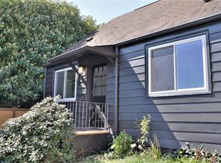 423 Dewey Pl E, Seattle, WA 98112