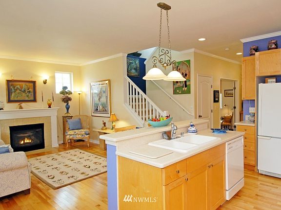 5th image of 148 NE Sugar Maple Place