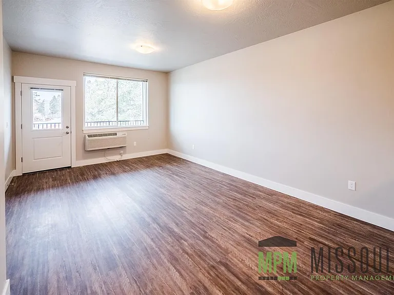 England Blvd. Apartments — Photo 13