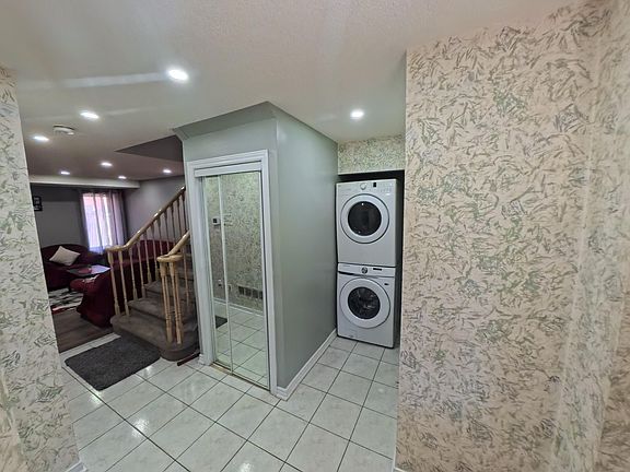 5th image of 49 Hood Cres