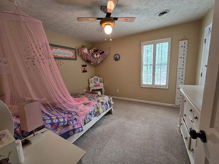 9409 Continental Dr — Photo 2
