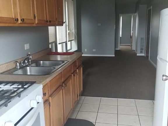 3rd image of 8001 S Justine St #1519-3