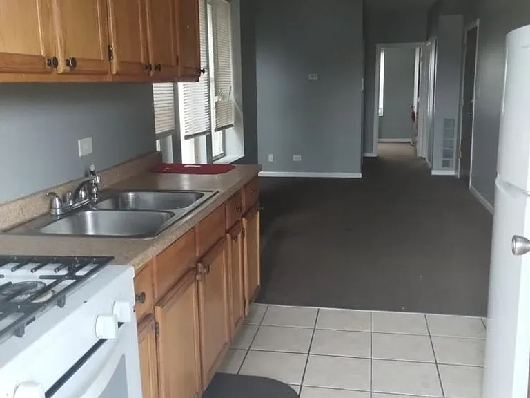 8001 S Justine St — Photo 3