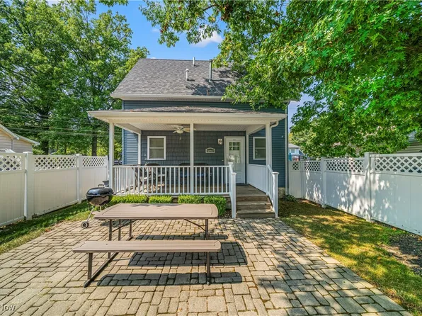 4890 Francis Dr, Geneva, OH 44041