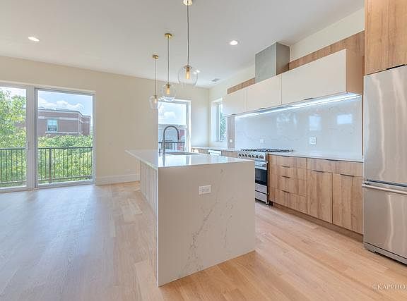 4th image of 2110 W Washington Blvd #3