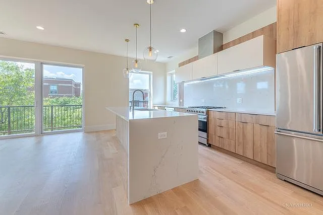 2110 W Washington Blvd #3 — Photo 4