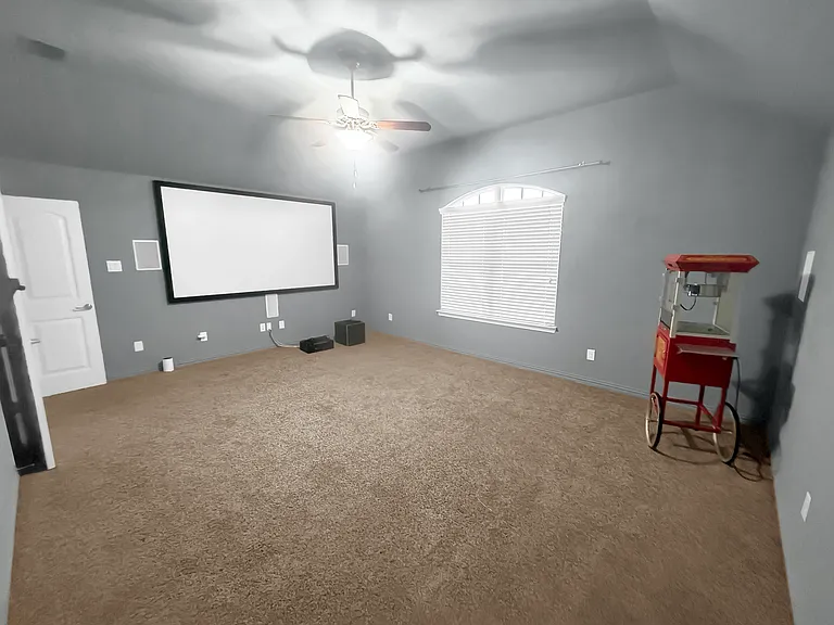 909 Blanco Ln — Photo 6