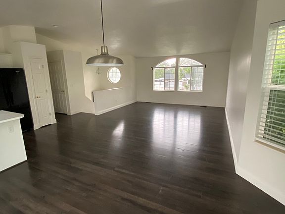 4th image of 3223 W 13120 S
