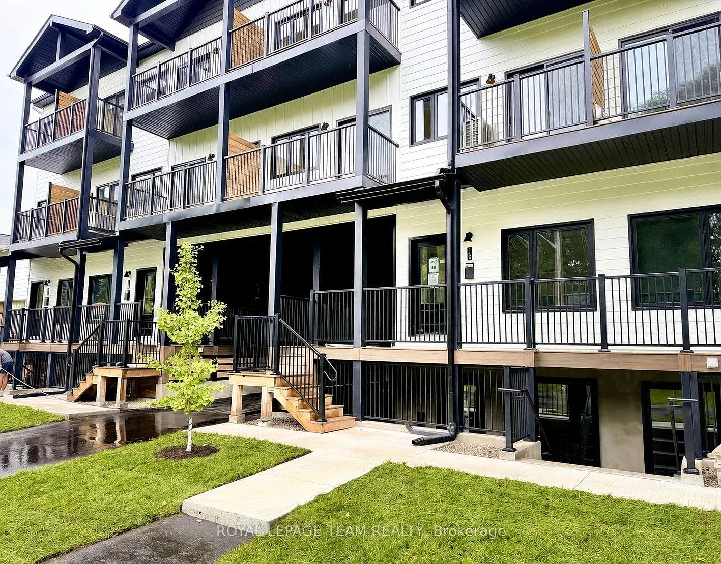 3 bed, $3,050 — Photo 1