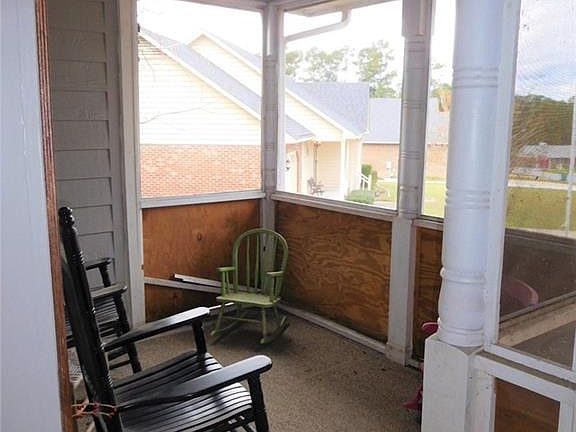 2nd image of 4901 Edgegrove Cir
