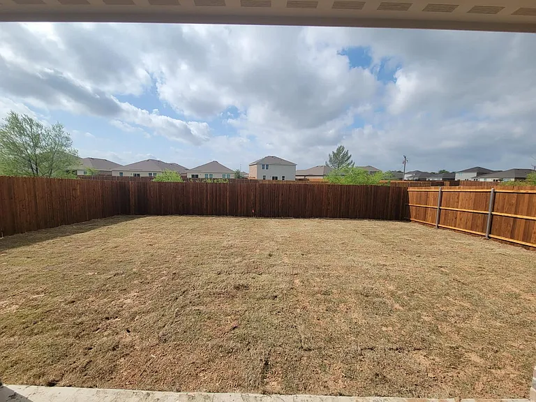 1633 Pine Valley Dr — Photo 9