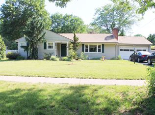 756 Shaker Rd, Longmeadow, MA 01106