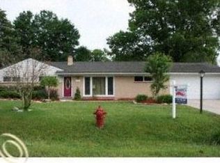 1711 Ashstan Dr, Walled Lake, MI