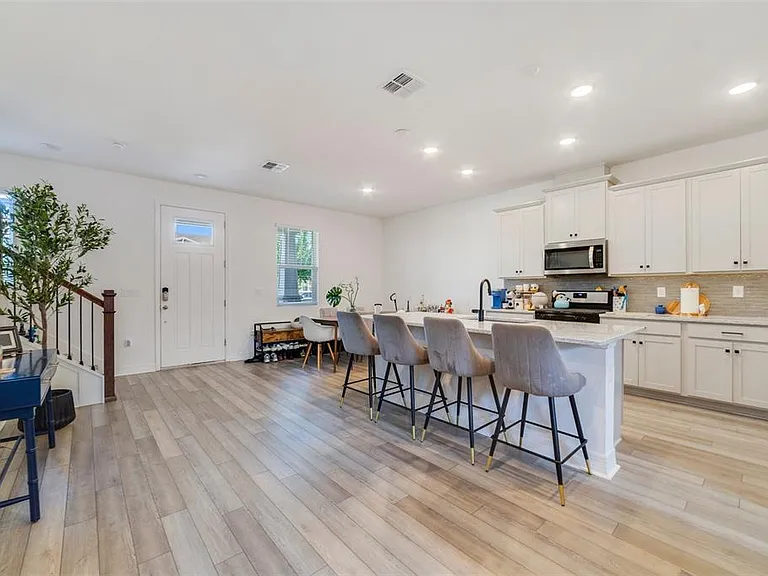 2224 Celebration Blvd — Photo 19