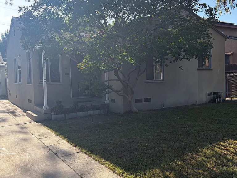6447 Bellaire Ave — Photo 16
