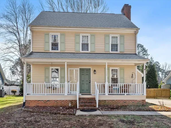 7120 Sandringham Dr, Raleigh, NC 27613