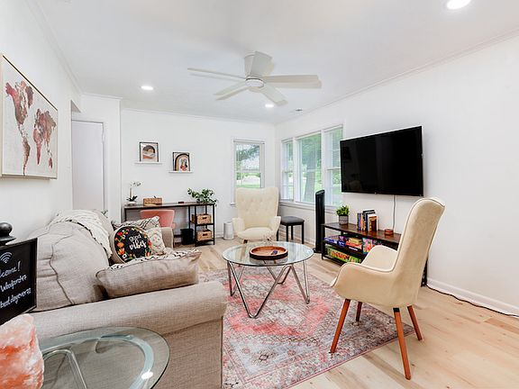 3rd image of 4441 Picajune Ave