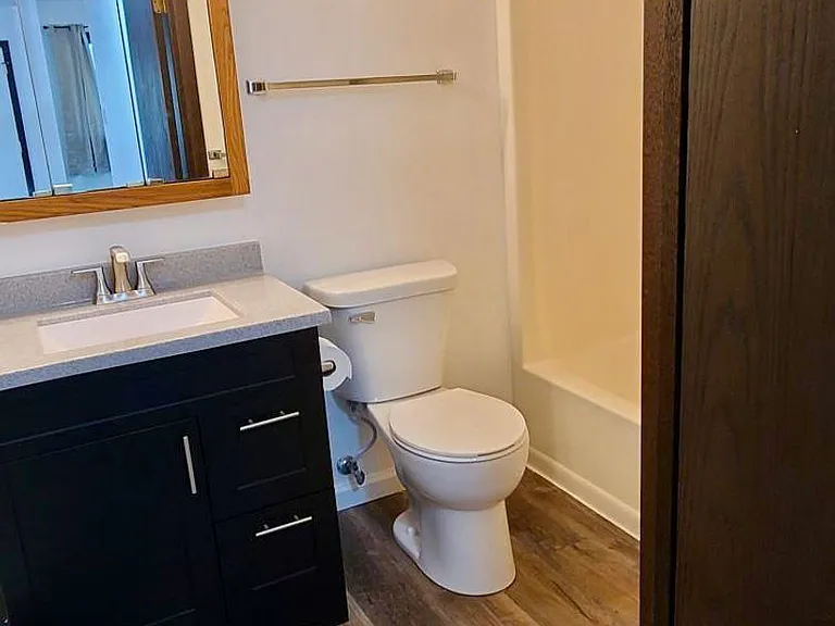 560 Valley Dr — Photo 14