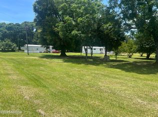 18 Capital Square Dr, Hawkinsville, GA 31036