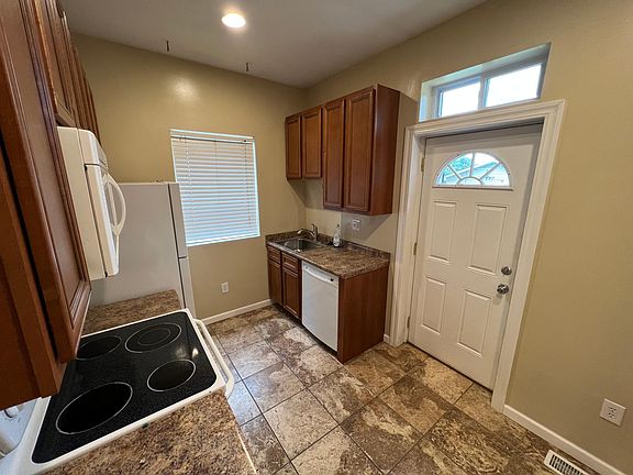 4th image of 6906 Waldemar Ave