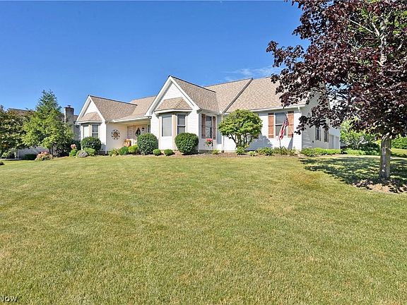 3rd image of 2580 Greenview Dr