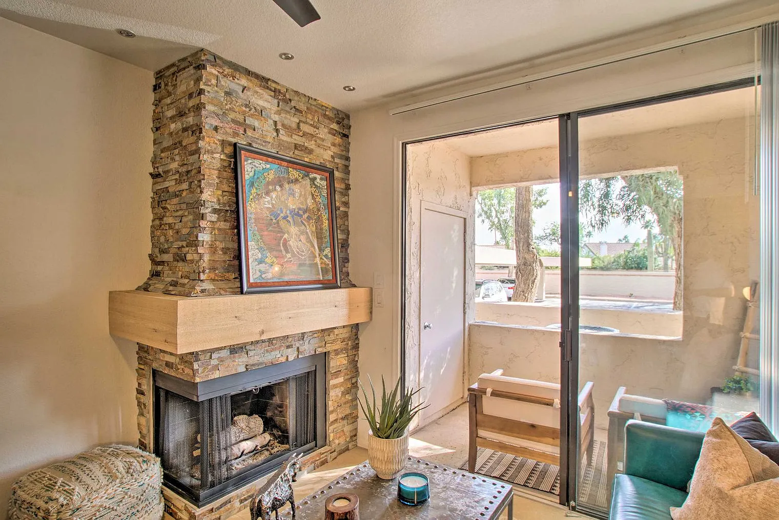 2 bed, 2.0 bath, 1033 sqft, $2,645 — Photo 2