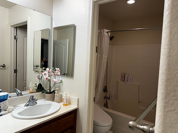 3rd image of 4712 Snead Dr