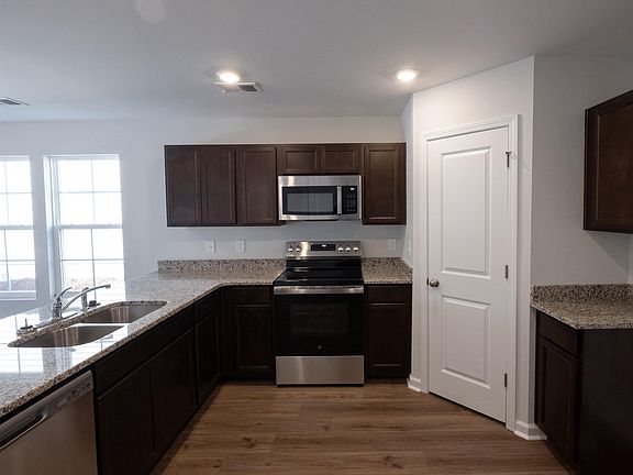 4th image of 306 Ridley Hill Ln