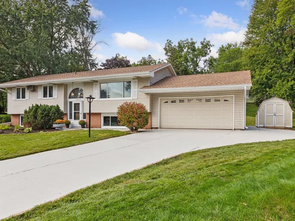 9935 41st Ave N, Plymouth, MN 55441