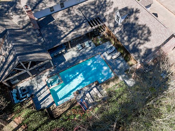 3rd image of 7117 Gilbert Dr