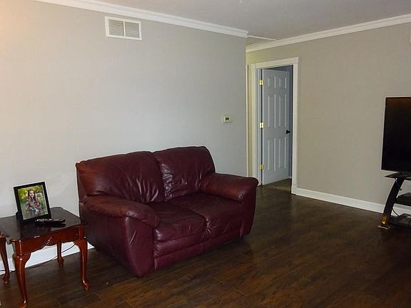 2nd image of 674 West Dr