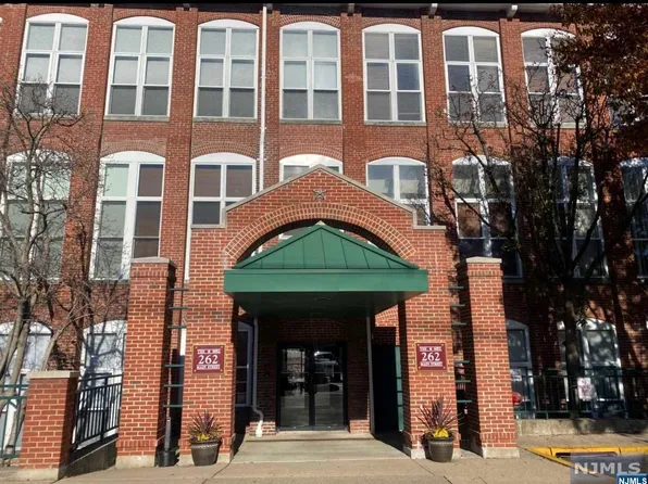 262 Main St APT 108, Little Falls, NJ 07424