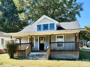 302 33rd St SW, Hickory, NC 28602