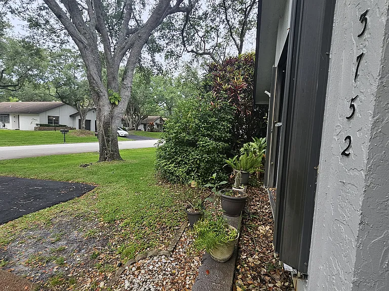 3752 Arelia Dr S — Photo 4