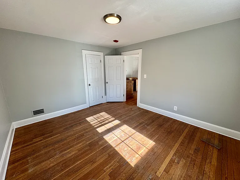 4907 Washington St #1L — Photo 7