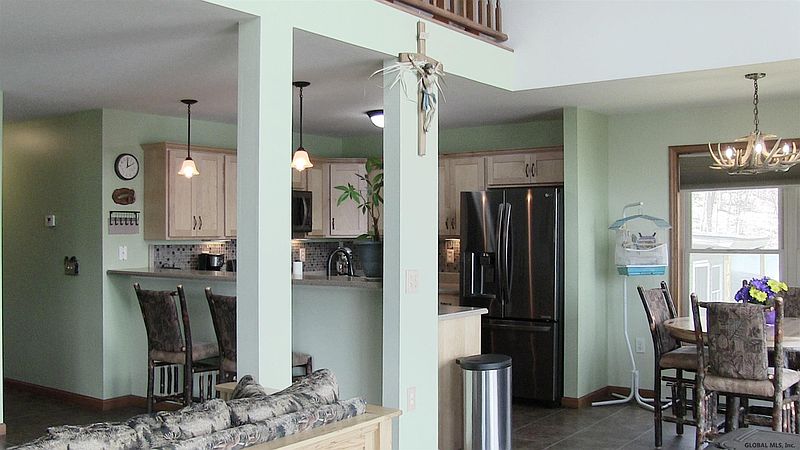 5th image of 710 N SHORE Road