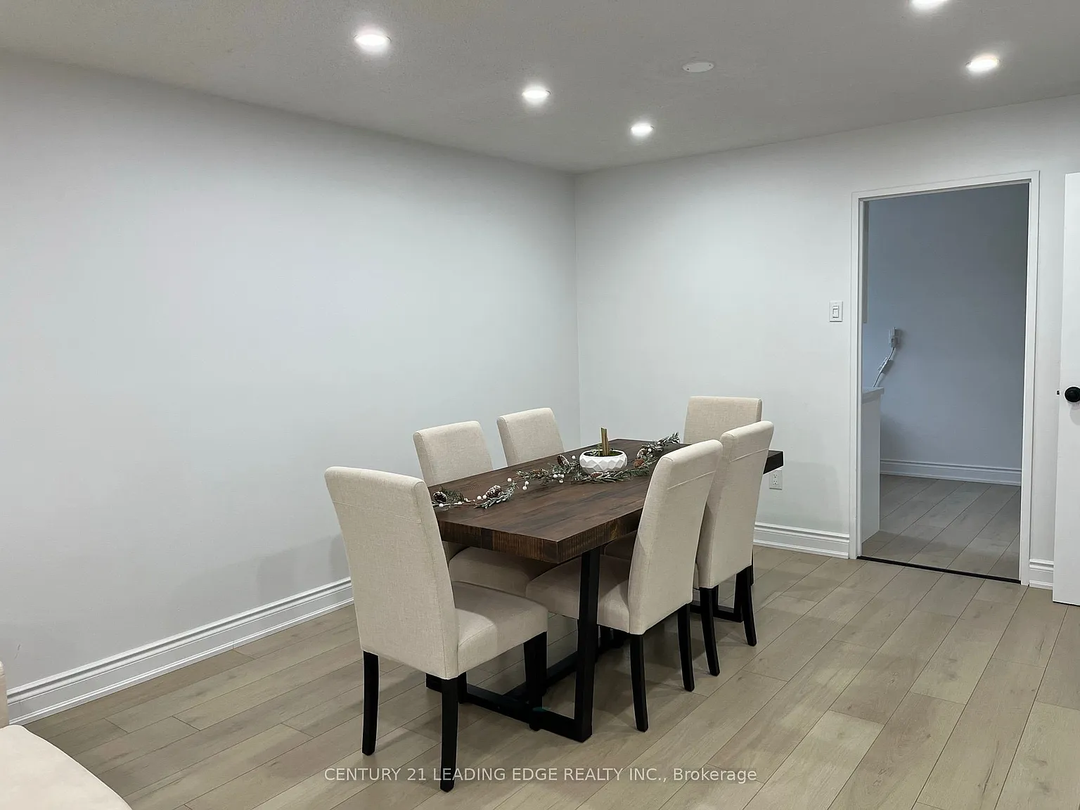 3 bed, $3,200 — Photo 4