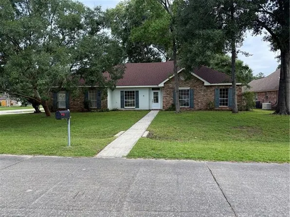 385 Sioux Dr, Abita Springs, LA 70420