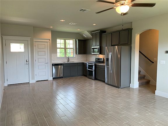 4th image of 710 Arrow Point Dr Unit 4