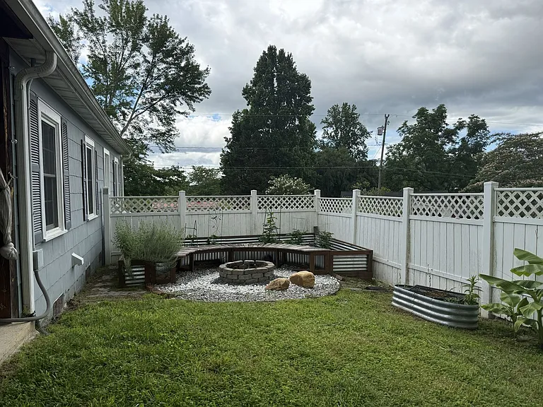 78 Ben St — Photo 33