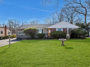 368 Furrows Rd, Holbrook, NY 11741