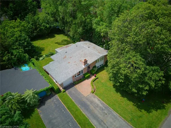 320 River Side Dr, Oakville, ON L6K 3N4