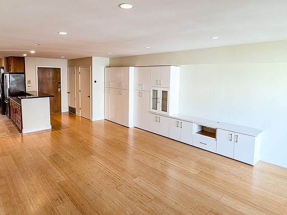 3rd image of 3321 26th St APT 3
