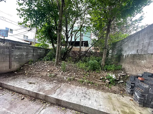 Rented by Delmark Realty LLC | media 8