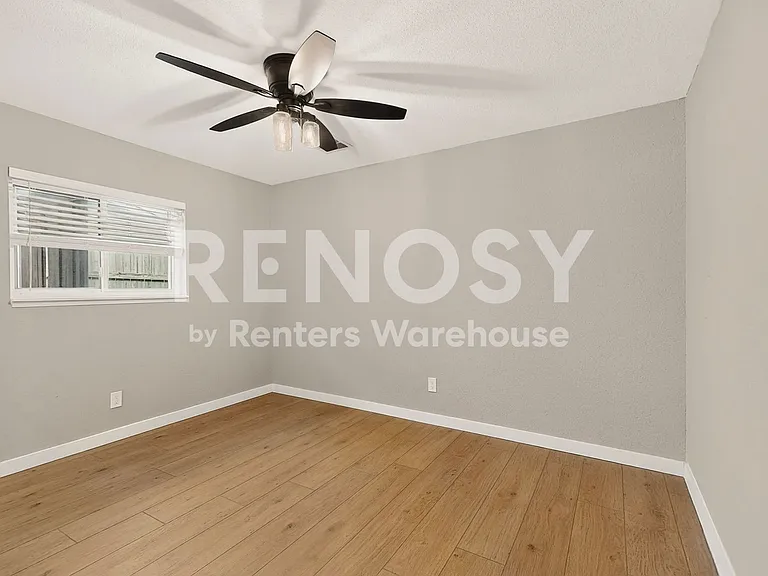 913 Overdowns Dr — Photo 38