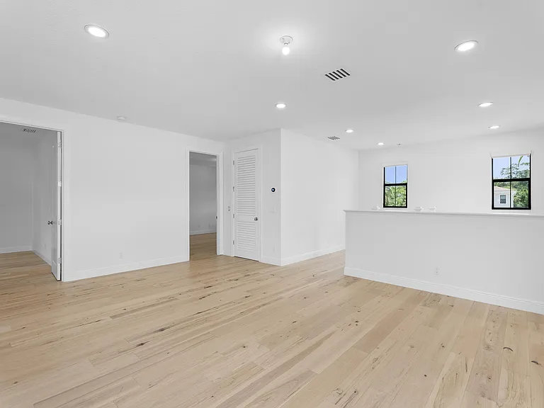 5603 Delacroix Ter — Photo 27
