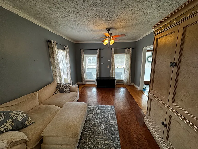 204 E Main St — Photo 9