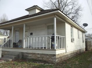 208 W Van Buren St, Herrin, IL 62948