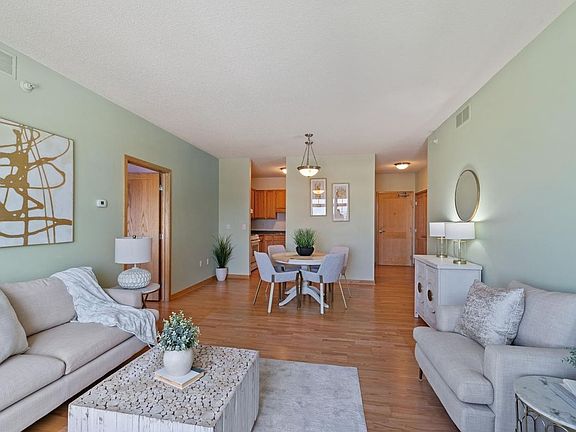 3rd image of 619 8th St SE Unit 410