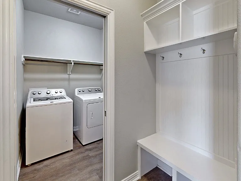 6346 Spartan Dr — Photo 2